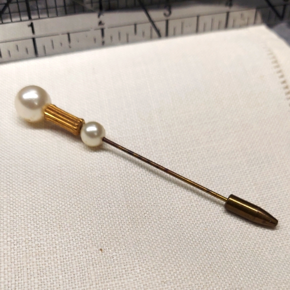 Elegant Golden and Pearl Stick / Hat Pin Vintage - Picture 1 of 5